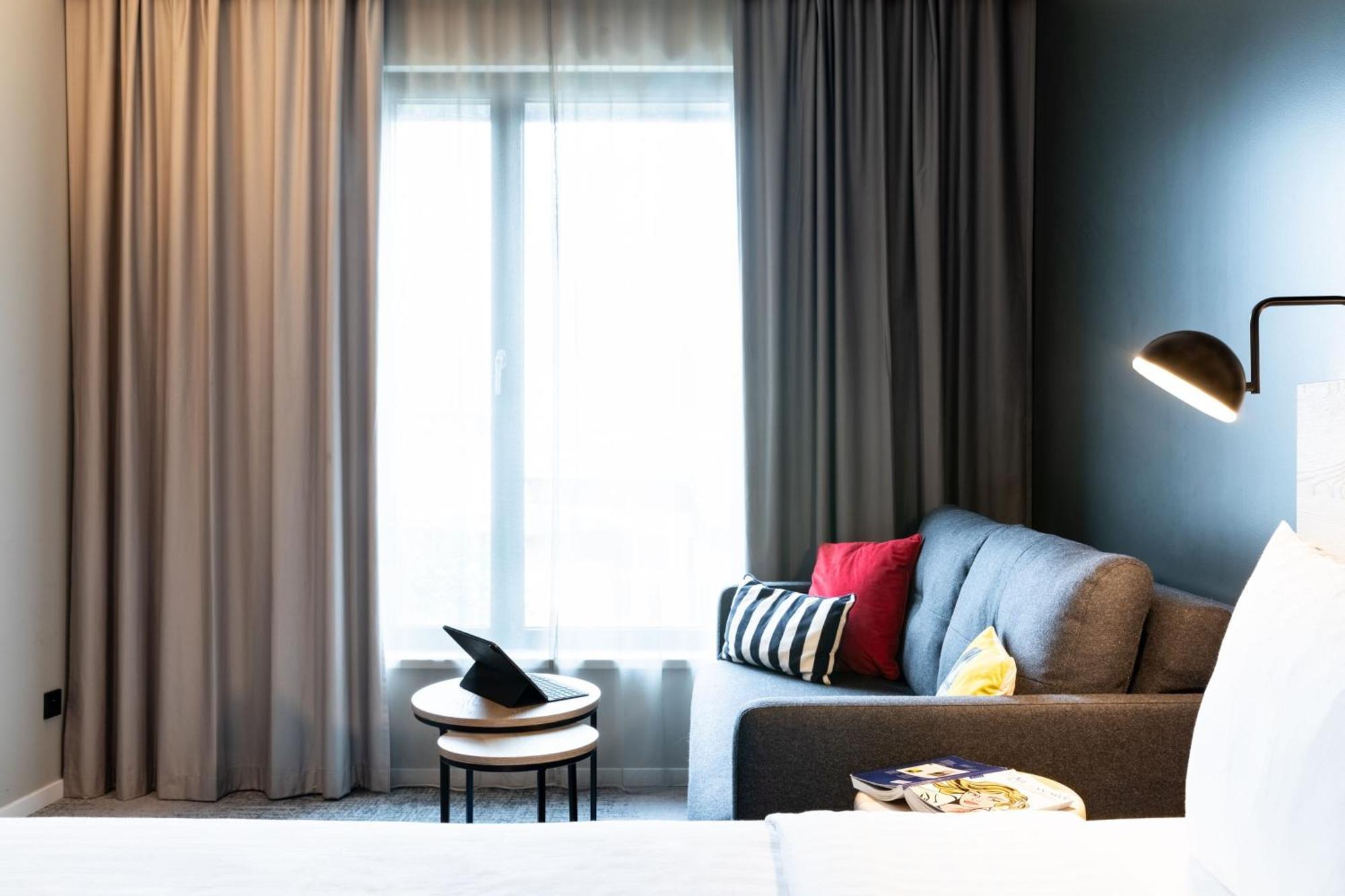 Moxy Family Sleeper 2.0,1654297625:JPEG