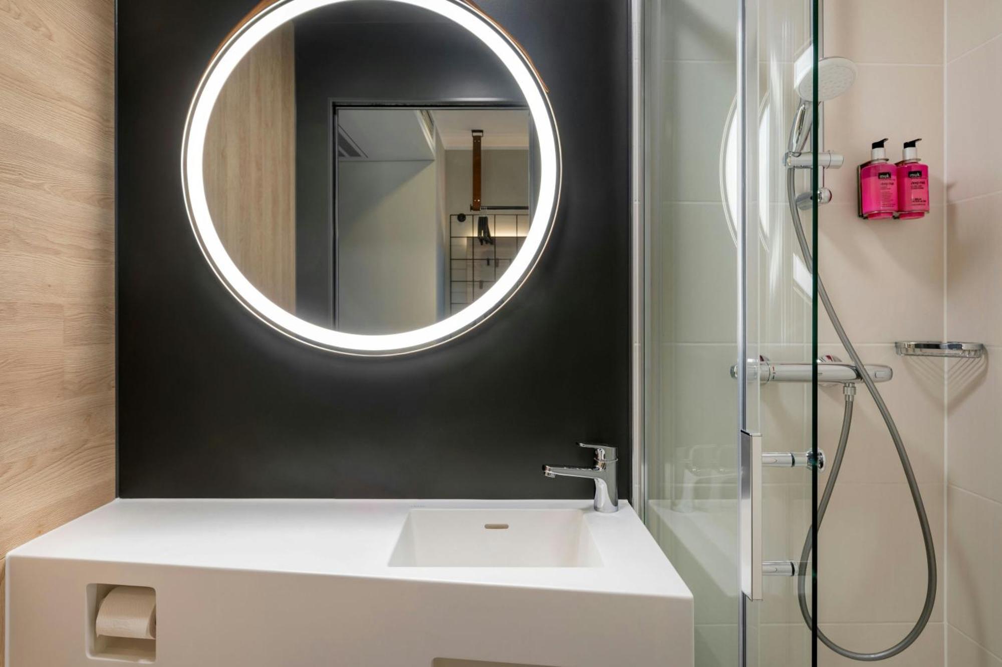 Moxy Connecting Sleeper,1654297629:JPEG