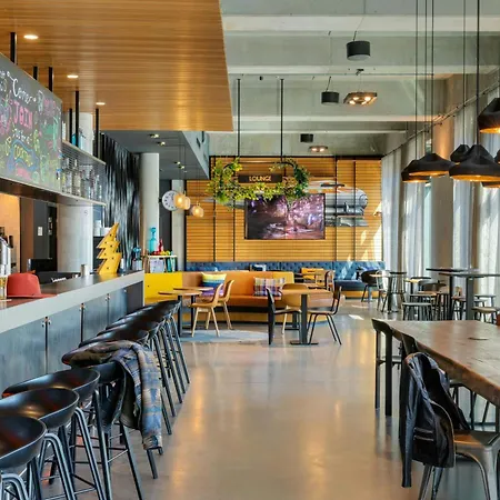 Moxy Berlin Ostbahnhof-3